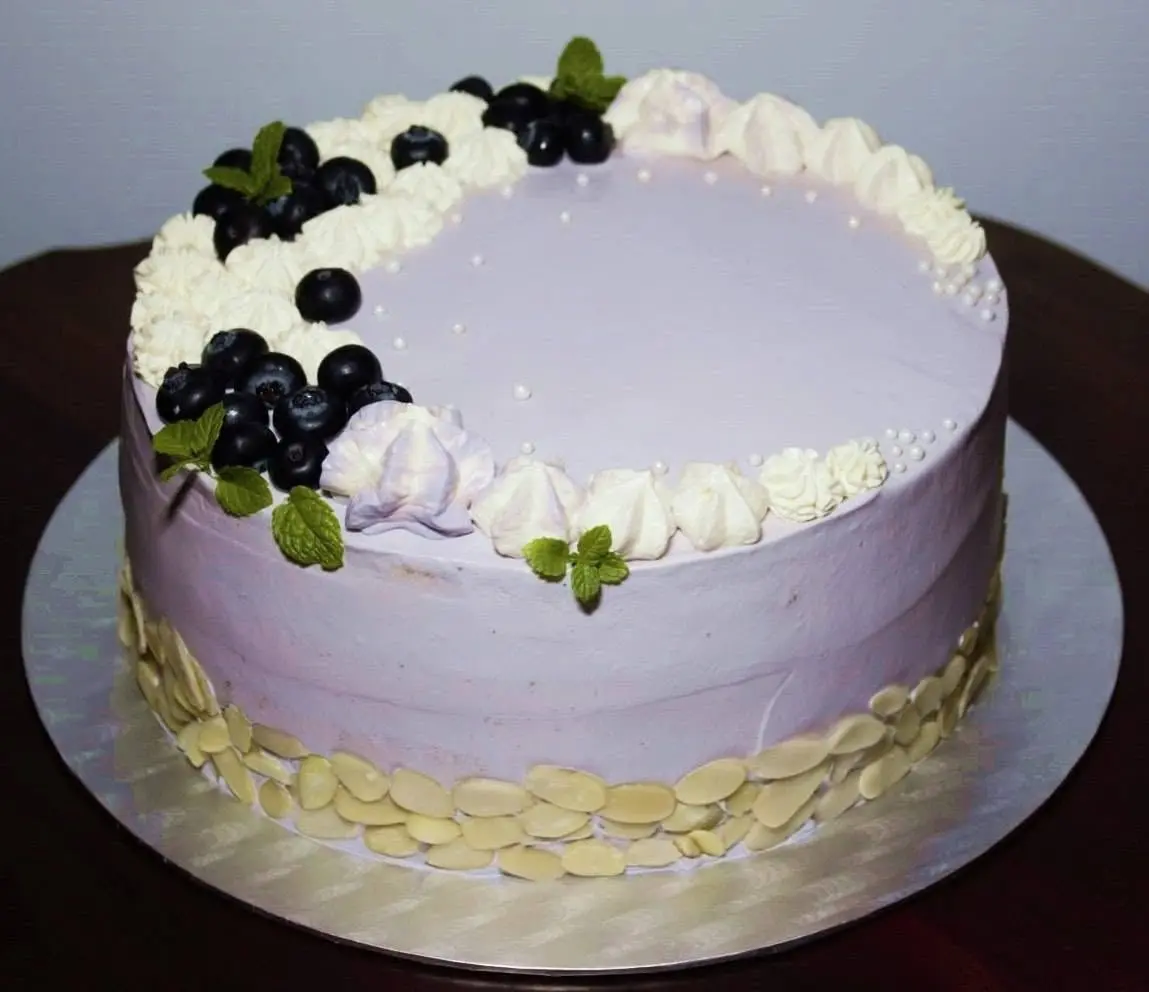 Blueberry cream cake